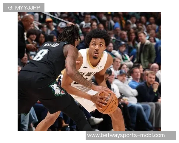 爱德华兹表现稳定半场5投3中斩获11分正负值高达12助球队争胜 爱德华兹表现稳定半场5投3中斩获11分正负值高达12助球队争胜