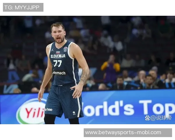 东契奇单场得分超三巨头合计表现引发媒体热议 东契奇单场得分超三巨头合计表现引发媒体热议